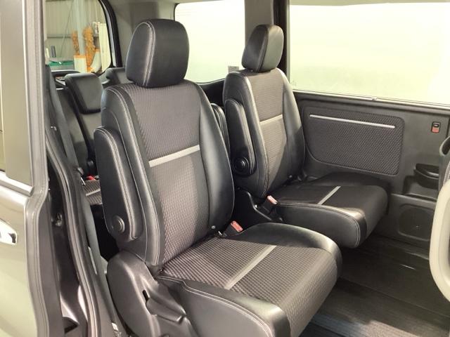 ステップワゴンスパーダ スパーダ・クールスピリットホンダセンシング　４ＷＤ　純正メモリーナビ　ドラレコ　ＥＴＣ　ホンダセンシング　シートヒーター　バックカメラ　両側電動スライドドア　３列シート　ウォークスルー　フルセグ　オートクルーズコントロール　ターボ　ＤＶＤ再生（11枚目）