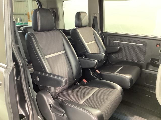 ステップワゴンスパーダ スパーダ・クールスピリットホンダセンシング　４ＷＤ　純正メモリーナビ　ドラレコ　ＥＴＣ　ホンダセンシング　シートヒーター　バックカメラ　両側電動スライドドア　３列シート　ウォークスルー　フルセグ　オートクルーズコントロール　ターボ　ＤＶＤ再生（12枚目）