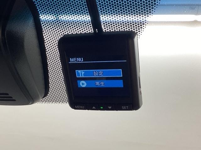 ステップワゴンスパーダ スパーダ・クールスピリットホンダセンシング　４ＷＤ　純正メモリーナビ　ドラレコ　ＥＴＣ　ホンダセンシング　シートヒーター　バックカメラ　両側電動スライドドア　３列シート　ウォークスルー　フルセグ　オートクルーズコントロール　ターボ　ＤＶＤ再生（34枚目）