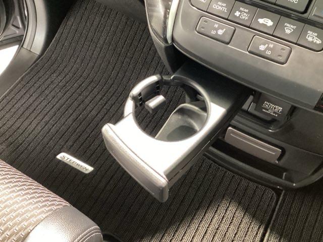 ステップワゴンスパーダ スパーダ・クールスピリットホンダセンシング　４ＷＤ　純正メモリーナビ　ドラレコ　ＥＴＣ　ホンダセンシング　シートヒーター　バックカメラ　両側電動スライドドア　３列シート　ウォークスルー　フルセグ　オートクルーズコントロール　ターボ　ＤＶＤ再生（55枚目）