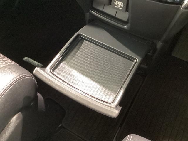 ステップワゴンスパーダ スパーダ・クールスピリットホンダセンシング　４ＷＤ　純正メモリーナビ　ドラレコ　ＥＴＣ　ホンダセンシング　シートヒーター　バックカメラ　両側電動スライドドア　３列シート　ウォークスルー　フルセグ　オートクルーズコントロール　ターボ　ＤＶＤ再生（56枚目）