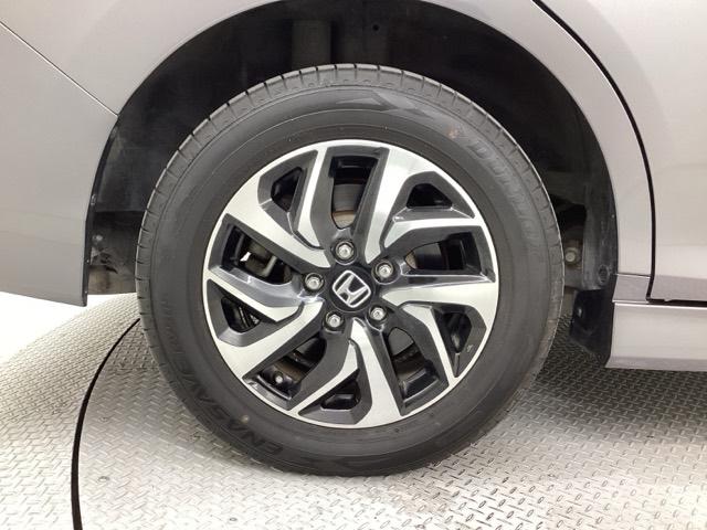 ステップワゴンスパーダ スパーダ・クールスピリットホンダセンシング　４ＷＤ　純正メモリーナビ　ドラレコ　ＥＴＣ　ホンダセンシング　シートヒーター　バックカメラ　両側電動スライドドア　３列シート　ウォークスルー　フルセグ　オートクルーズコントロール　ターボ　ＤＶＤ再生（66枚目）