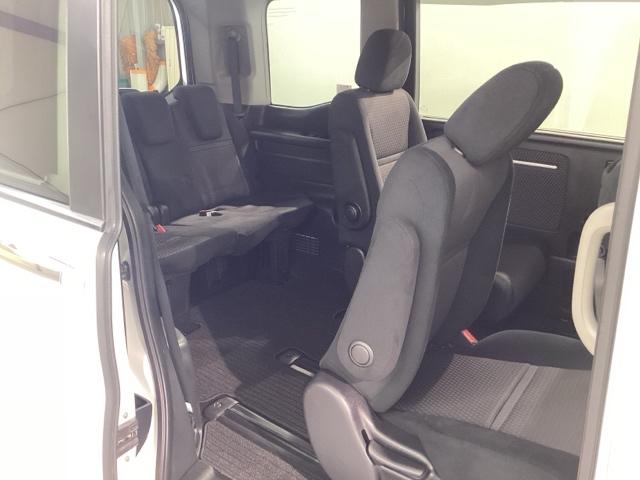 ステップワゴンスパーダ スパーダ　純正メモリーナビ　ＥＴＣ　ロールシェード　スマートキー（13枚目）