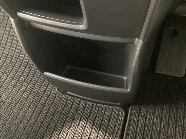 ステップワゴンスパーダ スパーダ　純正メモリーナビ　ＥＴＣ　ロールシェード　スマートキー（48枚目）