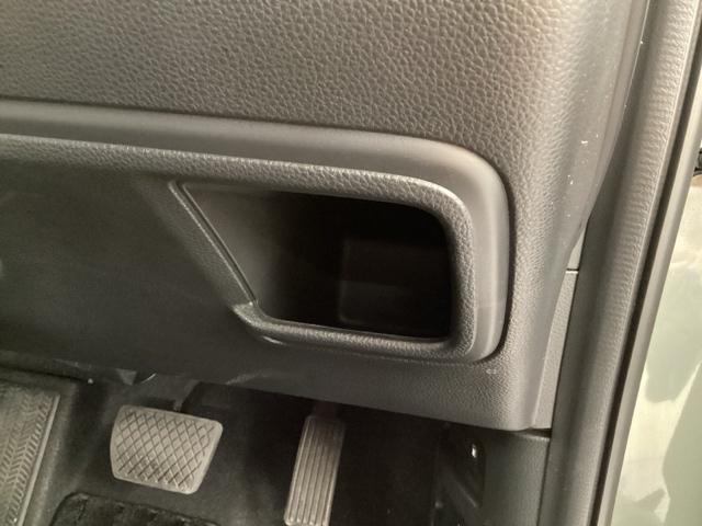 ヴェゼル ｅ：ＨＥＶＺ　当社デモカー　純正スマートナビ　ドラレコ　ＥＴＣ２．０　全周囲カメラ　障害物センサー　シートヒーター（49枚目）