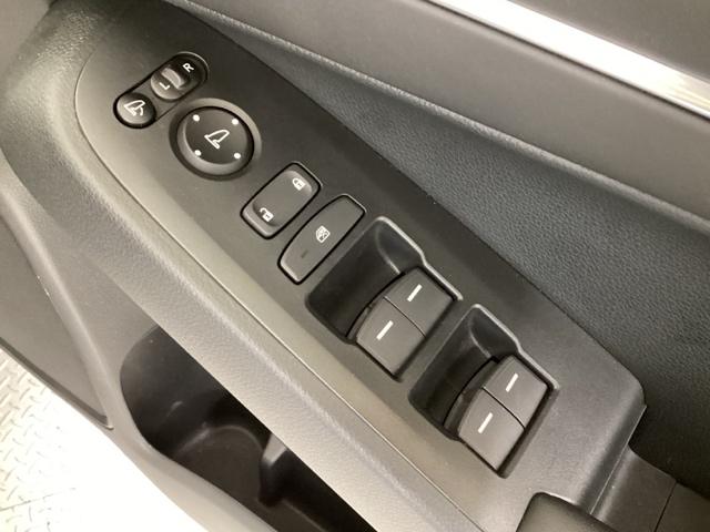 ヴェゼル ｅ：ＨＥＶＺ　当社デモカー　純正スマートナビ　ドラレコ　ＥＴＣ２．０　全周囲カメラ　障害物センサー　シートヒーター（54枚目）