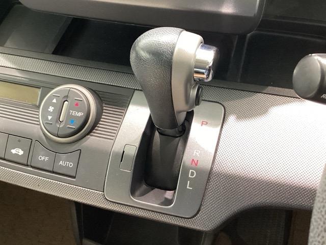 フリード Gジャストセレクション CDオーディオ ETC キーレスキー(18枚目)