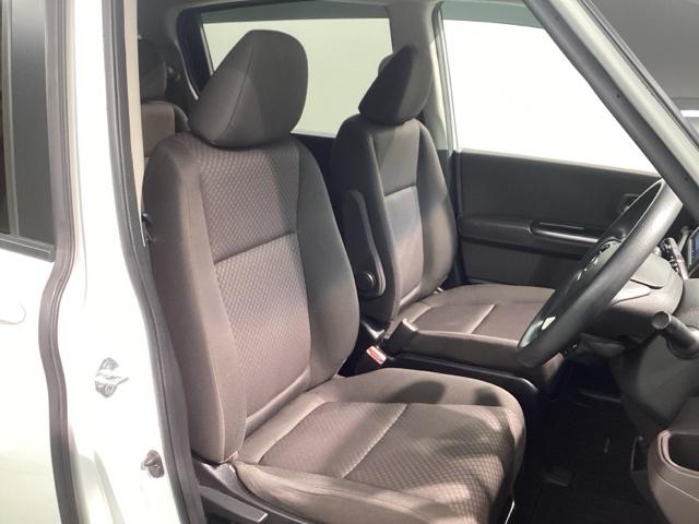 �傫�ȃt�����g�V�[�g�ł������ƃh���C�u�A�������^�]�����܂����n�C�g�A�W���X�^�[���t���Ă���̂ł��D���Ȉʒu�ɒ����ł��܂��B