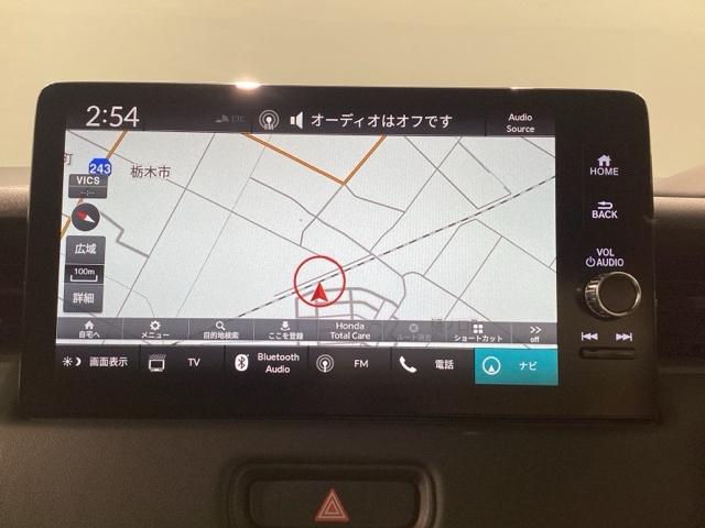 �����X�}�[�g�i�r�ƃo�b�N�J�����t���������������������I�[�f�B�I�Ńh���C�u���D���ȉ��y�𒮂��Ċy���߂܂��B�s�u�������\�ł���