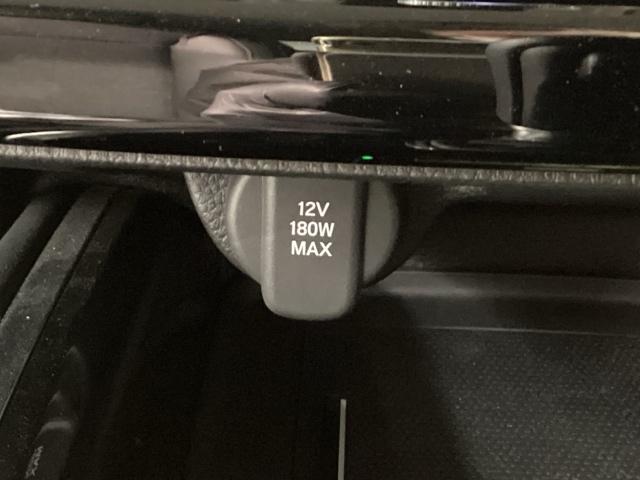 �\�P�b�g�ނ��[�����Ή��̃P�[�u��������Ύԓ��ŃX�}�z�Ȃǂ̏[�d���\�ł���