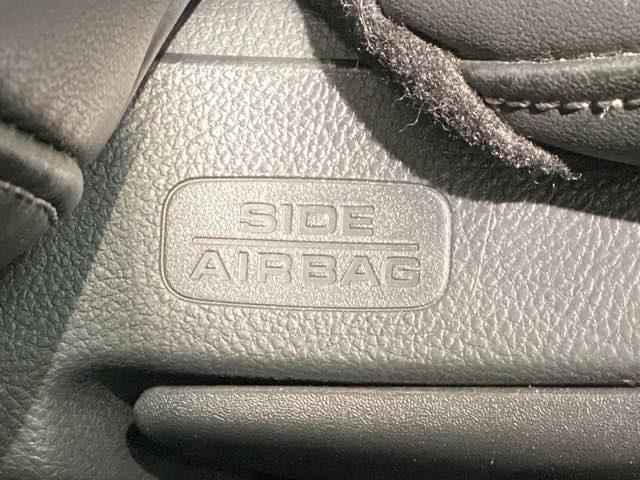 �T�C�h�G�A�o�b�N��������̏Փ˂ɂ����S�������˔����������ł���A���ʏՓˎ��ɁA�^�]�ȁE����Ȃ̃T�C�h�ɔz�u���ꂽ�G�A�o�b�N���c��ݕی삵�Ă���܂��B