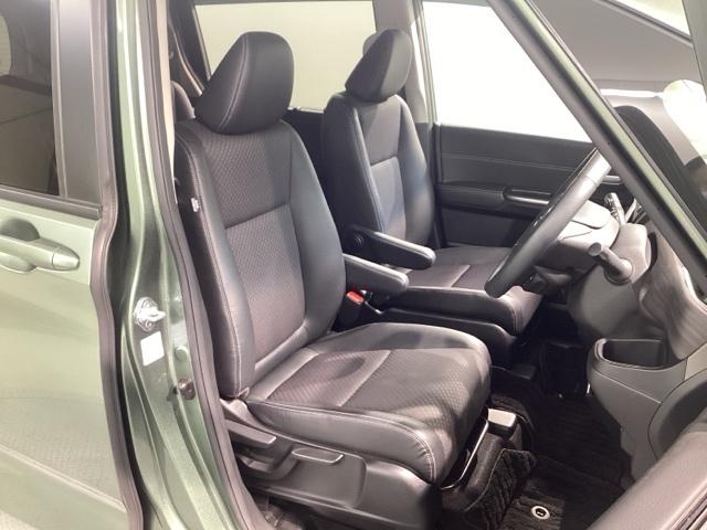 �傫�ȃt�����g�V�[�g�ł������ƃh���C�u�A�������^�]�����܂����n�C�g�A�W���X�^�[���t���Ă���̂ł��D���Ȉʒu�ɒ����ł��܂��B