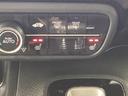 運転席と助手席にはシートヒーターが付いています☆寒い時期に腰周りを温めてくれるので体全体が温まりやすいのは勿論、暖房と違い顔に風が当たらないので、乾燥肌やドライアイの方でも大丈夫☆