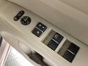 鍵や窓の開け閉めはこちらで!サイドミラーの調節も電動で出来ます。