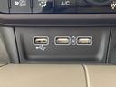 ソケット類も充実☆対応のケーブルがあれば車内でスマホなどの充電が可能です☆