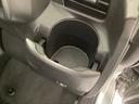 ドライブのサポート、車内の収納スペースも充実してます♪