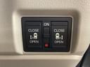 両側電動スライドドア☆電動スライドドアには挟み込み防止機能が付いています。腕や足・異物を感知すると、動作が停止します。