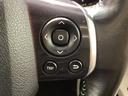 ステアリングスイッチ☆ハンドルから手を離さなくても手元のスイッチで音量調節や選曲操作等が行なえます。運転中視線をそらさなくても操作ができ便利です。