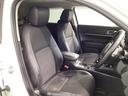 大きなフロントシートでゆったりとドライブ、長距離運転も疲れません♪ハイトアジャスターも付いているのでお好きな位置に調整できます。