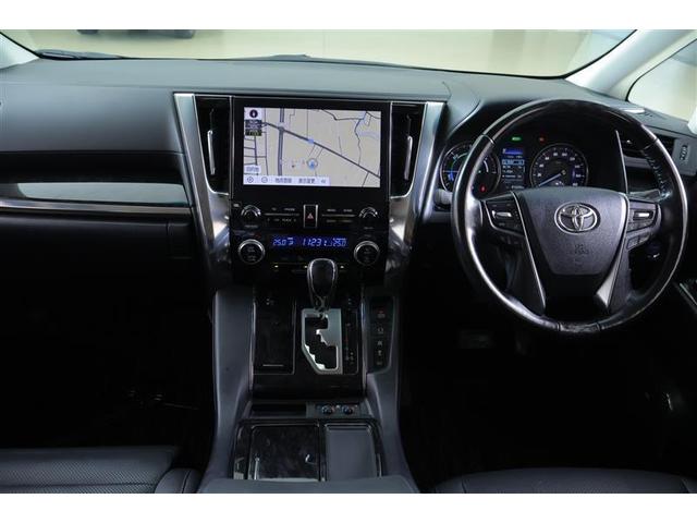 アルファードハイブリッド ＳＲ　Ｃパッケージ　点検記録簿　ワンオナ　バックモニター　オートエアコン　ＬＥＤ　横滑り防止機能　ＡＢＳ　イモビ　ＡＣ１００Ｖ電源　アルミ　ドライブレコーダー　ナビ＆ＴＶ　４ＷＤ　ミュージックプレイヤー接続可　３列シート（4枚目）