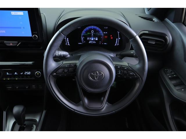 ヤリスクロス Ｚ　バックモニタ　横滑り防止システム　イモビ　カーテンエアバッグ　ＴＶ　クルーズＣ　エアコン　スマートキ－　アルミ　地デジ　キーフリー　パワステ　ダブルエアバック　ＬＥＤヘット　エアバッグ　記録簿有（9枚目）