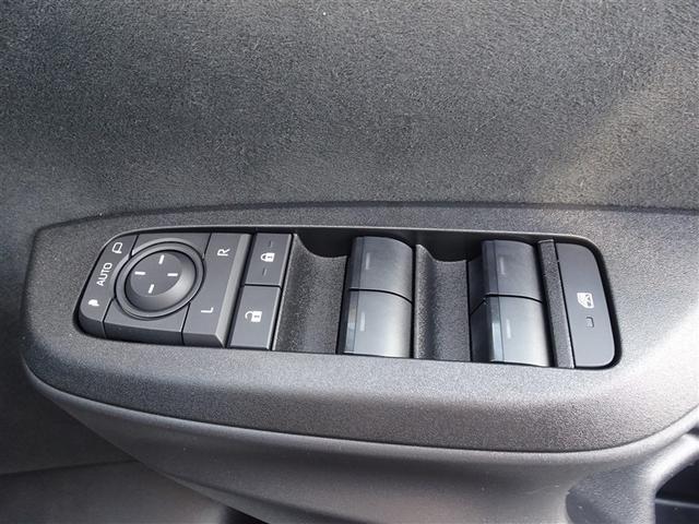 ヤリスクロス Ｚ　バックモニタ　横滑り防止システム　イモビ　カーテンエアバッグ　ＴＶ　クルーズＣ　エアコン　スマートキ－　アルミ　地デジ　キーフリー　パワステ　ダブルエアバック　ＬＥＤヘット　エアバッグ　記録簿有（26枚目）