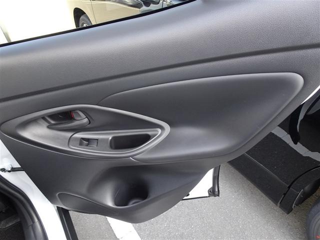 ヤリスクロス Ｚ　バックモニタ　横滑り防止システム　イモビ　カーテンエアバッグ　ＴＶ　クルーズＣ　エアコン　スマートキ－　アルミ　地デジ　キーフリー　パワステ　ダブルエアバック　ＬＥＤヘット　エアバッグ　記録簿有（35枚目）