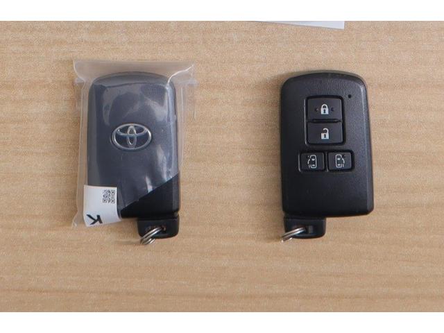 ヴォクシー ハイブリッドＺＳ　煌ＩＩ　電動両側スライドドア　パワーステアリング　ＤＶＤ再生可　リアクーラー　スマキー　地デジＴＶ　横滑防止　１オーナー　点検記録簿　Ｗエアバック　ＡＡＣ　ＬＥＤランプ　エアバッグ　ナビＴＶ　盗難防止装置（21枚目）