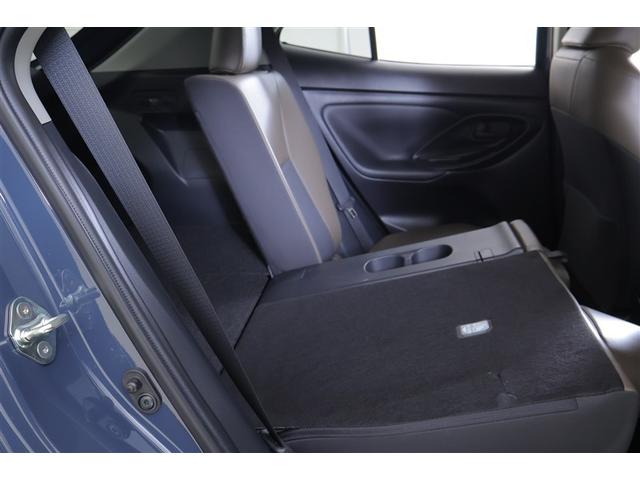 ヤリスクロス ハイブリッドＺ　ドライブレコーダ　インテリジェントキー　アルミホイル　ＬＥＤライト　１オ－ナ－　リアカメラ　クルーズコントロール　整備記録簿　横滑り防止システム　ＴＶ　電動シ－ト　パワステ　オートエアコン　キーフリー（17枚目）