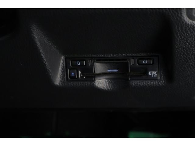 ヤリスクロス ハイブリッドＺ　ドライブレコーダ　インテリジェントキー　アルミホイル　ＬＥＤライト　１オ－ナ－　リアカメラ　クルーズコントロール　整備記録簿　横滑り防止システム　ＴＶ　電動シ－ト　パワステ　オートエアコン　キーフリー（25枚目）