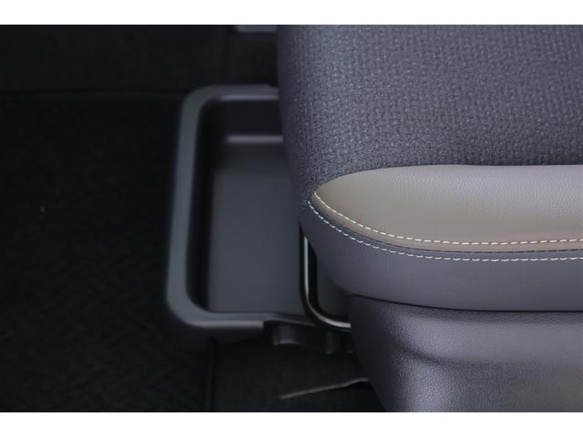 ヤリスクロス ハイブリッドＺ　ドライブレコーダ　インテリジェントキー　アルミホイル　ＬＥＤライト　１オ－ナ－　リアカメラ　クルーズコントロール　整備記録簿　横滑り防止システム　ＴＶ　電動シ－ト　パワステ　オートエアコン　キーフリー（32枚目）