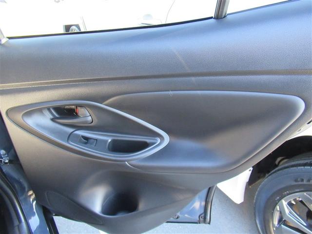 ヤリスクロス ハイブリッドＺ　ドライブレコーダ　インテリジェントキー　アルミホイル　ＬＥＤライト　１オ－ナ－　リアカメラ　クルーズコントロール　整備記録簿　横滑り防止システム　ＴＶ　電動シ－ト　パワステ　オートエアコン　キーフリー（35枚目）