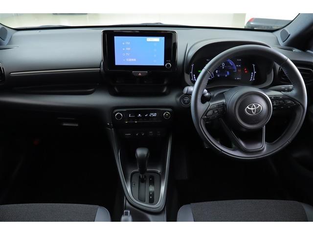 ヤリス ハイブリッドZ TSS キーレス フルセグテレビ オートエアコン バックモニター LEDライト クルコン スマートキー TV ETC ワンオーナー ドライブレコーダー ESC ミュージックプレイヤー接続可 記録簿(4枚目)