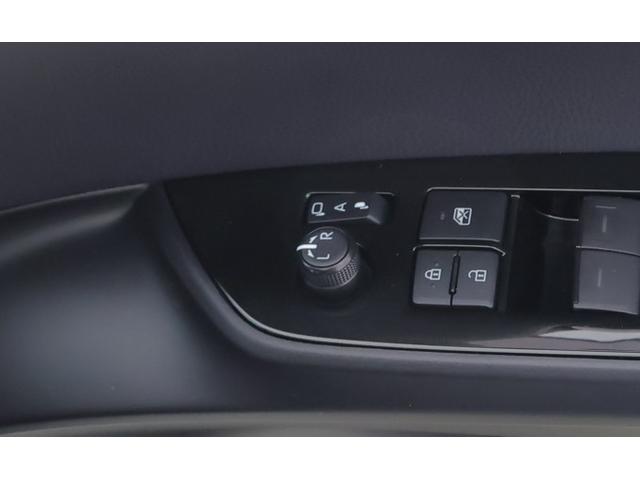 プリウス Ａツーリングセレクション　１００Ｖ電源　地デジ　点検記録簿　電動シート　１オーナー　Ｂモニター　ナビ＆ＴＶ　スマートキー＆プッシュスタート　横滑り防止機能　ＬＥＤヘッドライト　盗難防止装置　ＡＷ　ＡＢＳ　キーレス　エアコン（31枚目）