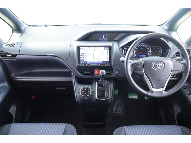 ヴォクシー ＺＳ　両電動スライドドア　地デジ　盗難防止システム　オートエアコン　ダブルエアバッグ　ＤＶＤ再生可　ＥＴＣ　ＬＥＤヘッドライト　キーレスエントリー　メモリーナビ　ナビＴＶ　３列シート　リアオートエアコン（4枚目）