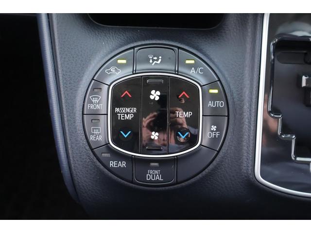 ヴォクシー ＺＳ　両電動スライドドア　地デジ　盗難防止システム　オートエアコン　ダブルエアバッグ　ＤＶＤ再生可　ＥＴＣ　ＬＥＤヘッドライト　キーレスエントリー　メモリーナビ　ナビＴＶ　３列シート　リアオートエアコン（9枚目）