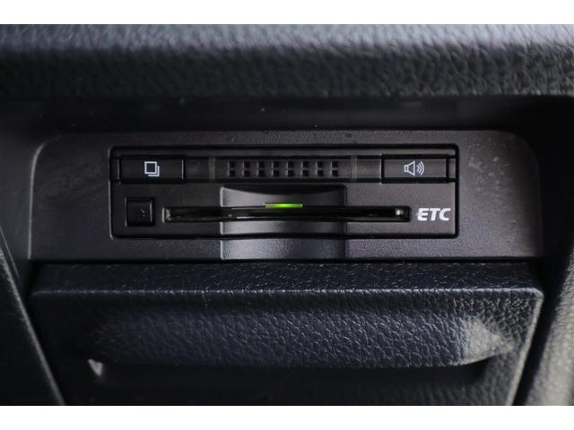 ヴォクシー ＺＳ　両電動スライドドア　地デジ　盗難防止システム　オートエアコン　ダブルエアバッグ　ＤＶＤ再生可　ＥＴＣ　ＬＥＤヘッドライト　キーレスエントリー　メモリーナビ　ナビＴＶ　３列シート　リアオートエアコン（12枚目）