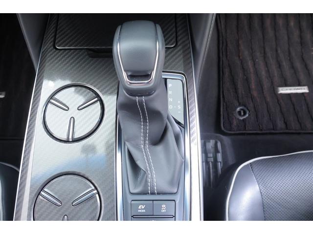 クラウンハイブリッド ＲＳアドバンス　地デジ　衝突被害軽減装置　ドライブレコーダ　黒革シート　ＬＥＤヘットライト　後カメラ　クルコン　ＡＣ　Ｐシート　エアバッグ　ナビＴＶ　セキュリティーアラーム　１００Ｖ充電　キーフリー　スマートキ（8枚目）