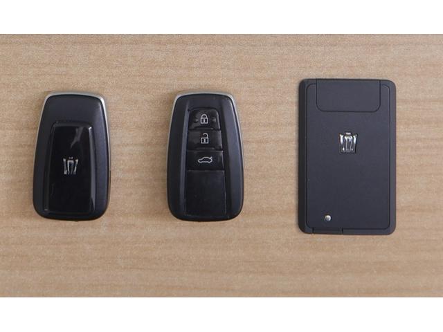 クラウンハイブリッド ＲＳアドバンス　地デジ　衝突被害軽減装置　ドライブレコーダ　黒革シート　ＬＥＤヘットライト　後カメラ　クルコン　ＡＣ　Ｐシート　エアバッグ　ナビＴＶ　セキュリティーアラーム　１００Ｖ充電　キーフリー　スマートキ（21枚目）