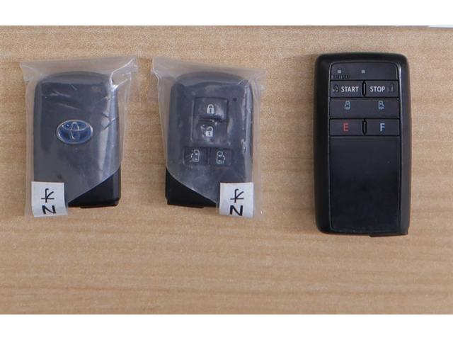 ヴォクシー ハイブリッドZS 煌II 両側パワスラドア キーフリー 1オナ ドラレコ付き 定期点検記録簿 リアエアコン スマートキー&プッシュスタート メモリーナビゲーション フルセグテレビ LEDヘッドライト アルミ ETC車載器(21枚目)