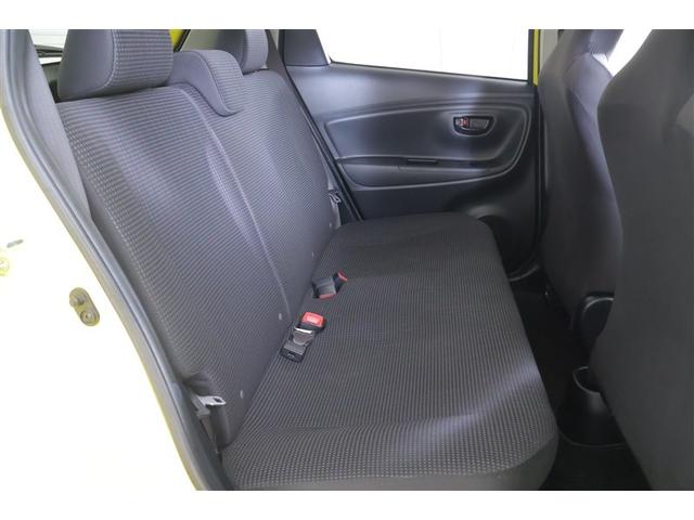 ヴィッツ ハイブリッドＦ　衝突軽減　ＬＥＤヘッドランプ　横滑り防止機能　盗難防止装置　スマートキー＆プッシュスタート　キーレス　ワンセグＴＶ　ＥＴＣ車載器　バックモニター　記録簿　エアコン　パワーステアリング　ＡＢＳ（16枚目）