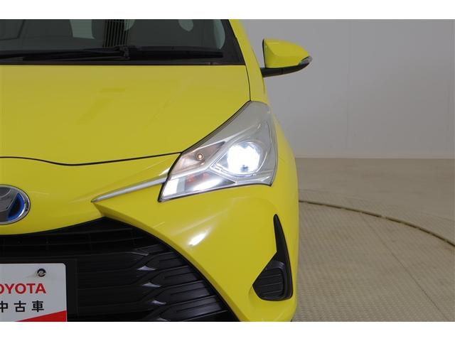 ヴィッツ ハイブリッドＦ　衝突軽減　ＬＥＤヘッドランプ　横滑り防止機能　盗難防止装置　スマートキー＆プッシュスタート　キーレス　ワンセグＴＶ　ＥＴＣ車載器　バックモニター　記録簿　エアコン　パワーステアリング　ＡＢＳ（30枚目）