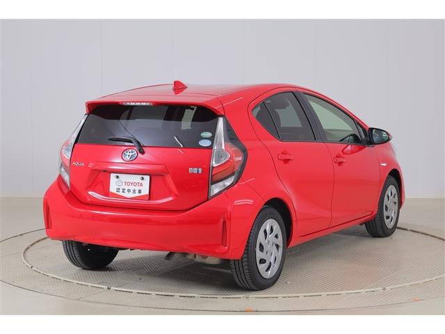 アクア S 衝突軽減B セキュリティー キーレススタート 両席エアバッグ スマートキーシステム バックモニタ ATエアコン VSC 地デジテレビ 運転席エアバッグ パワーウインドー ETC付 パワステ ABS(3枚目)