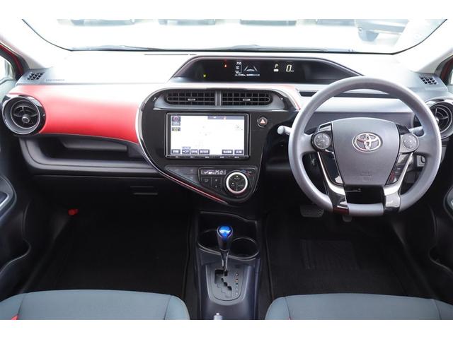 アクア S 衝突軽減B セキュリティー キーレススタート 両席エアバッグ スマートキーシステム バックモニタ ATエアコン VSC 地デジテレビ 運転席エアバッグ パワーウインドー ETC付 パワステ ABS(4枚目)