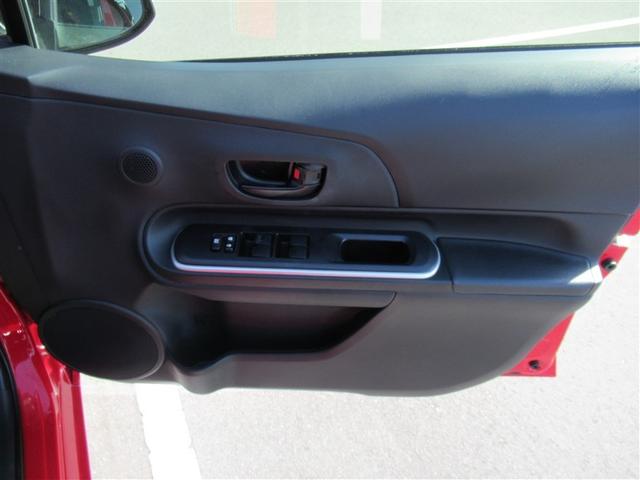 アクア S 衝突軽減B セキュリティー キーレススタート 両席エアバッグ スマートキーシステム バックモニタ ATエアコン VSC 地デジテレビ 運転席エアバッグ パワーウインドー ETC付 パワステ ABS(29枚目)