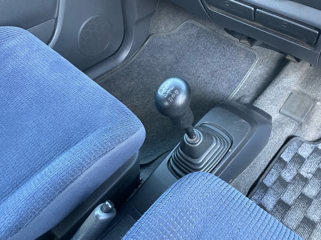 AZワゴン FX 5速マニュアル・車検9年11月まで・修復歴無し・故障診断済・4ナンバー登録可能・バン登録可能・5MT・キーレス・K6A・RR・ミッション・ギア・軽マニュアル(3枚目)