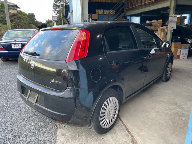 プント 2万キロ代・車検9年11月まで・サンルーフ・修復歴無し・禁煙車・グー鑑定車・ジウジアーロ・デュアロジック・セレスピード・FCAイタリー・(10枚目)