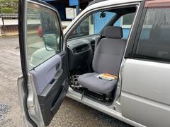ムーヴ 　車椅子移動車　車検９年６月まで　助手席回転シート　車高低下装置 0401875A30250603W001 2