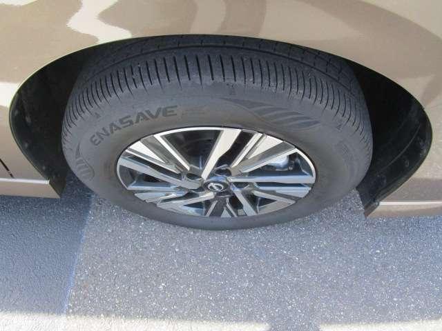 セレナ 1.4 e-4ORCE ハイウェイスターV 4WD 12.3インチ日産コネクトナビ・後席モニター レーンキープアシスト LED アラウンドモニター フルオートエアコン ETC 4WD 両側パワースライドドア インテリジェントクルーズ 踏み間違い衝突防止(21枚目)