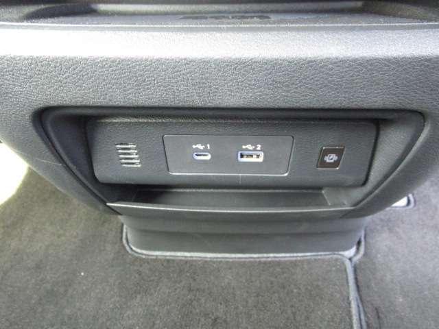 セレナ 1.4 e-4ORCE ハイウェイスターV 4WD 12.3インチ日産コネクトナビ・後席モニター レーンキープアシスト LED アラウンドモニター フルオートエアコン ETC 4WD 両側パワースライドドア インテリジェントクルーズ 踏み間違い衝突防止(28枚目)